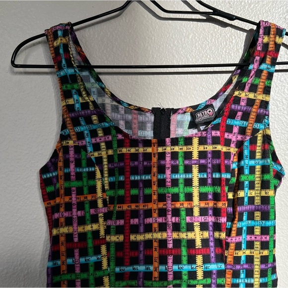 Retrolicious measuring tape colorful skirt - Picture 4 of 7